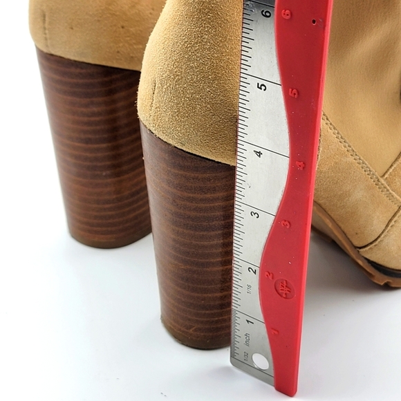 Steve Madden Tan Heeled Boots. SIZE 7M. S981. - Picture 7 of 10